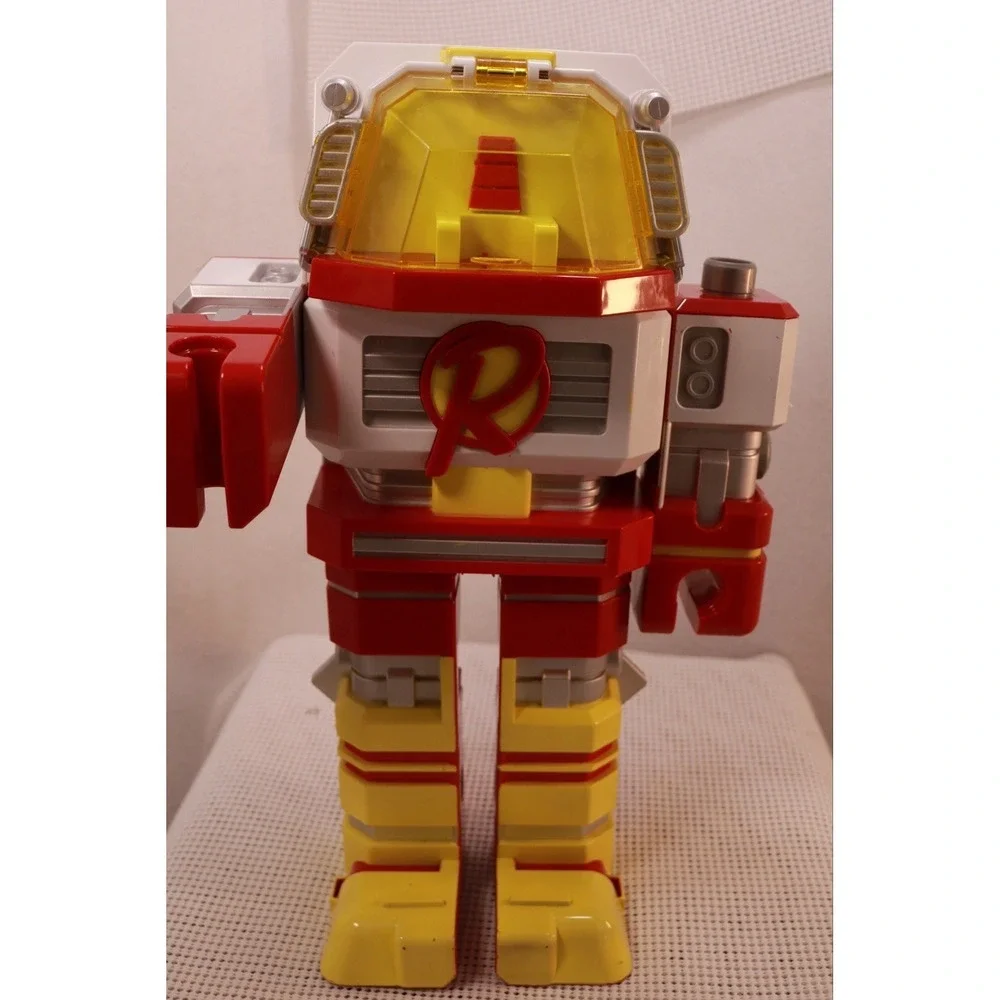 Ryan's World Mega Mecha Titan Robot Transforming Figure Red Yellow White 18in